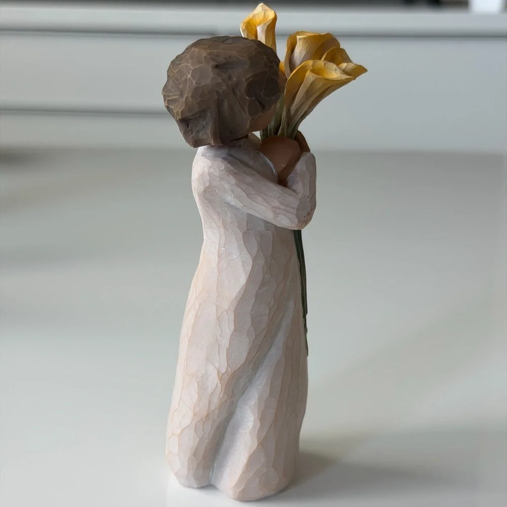 Willow Tree Gratitude Girl With Yellow Calla Lilies Figurine 2022 - Home Decor